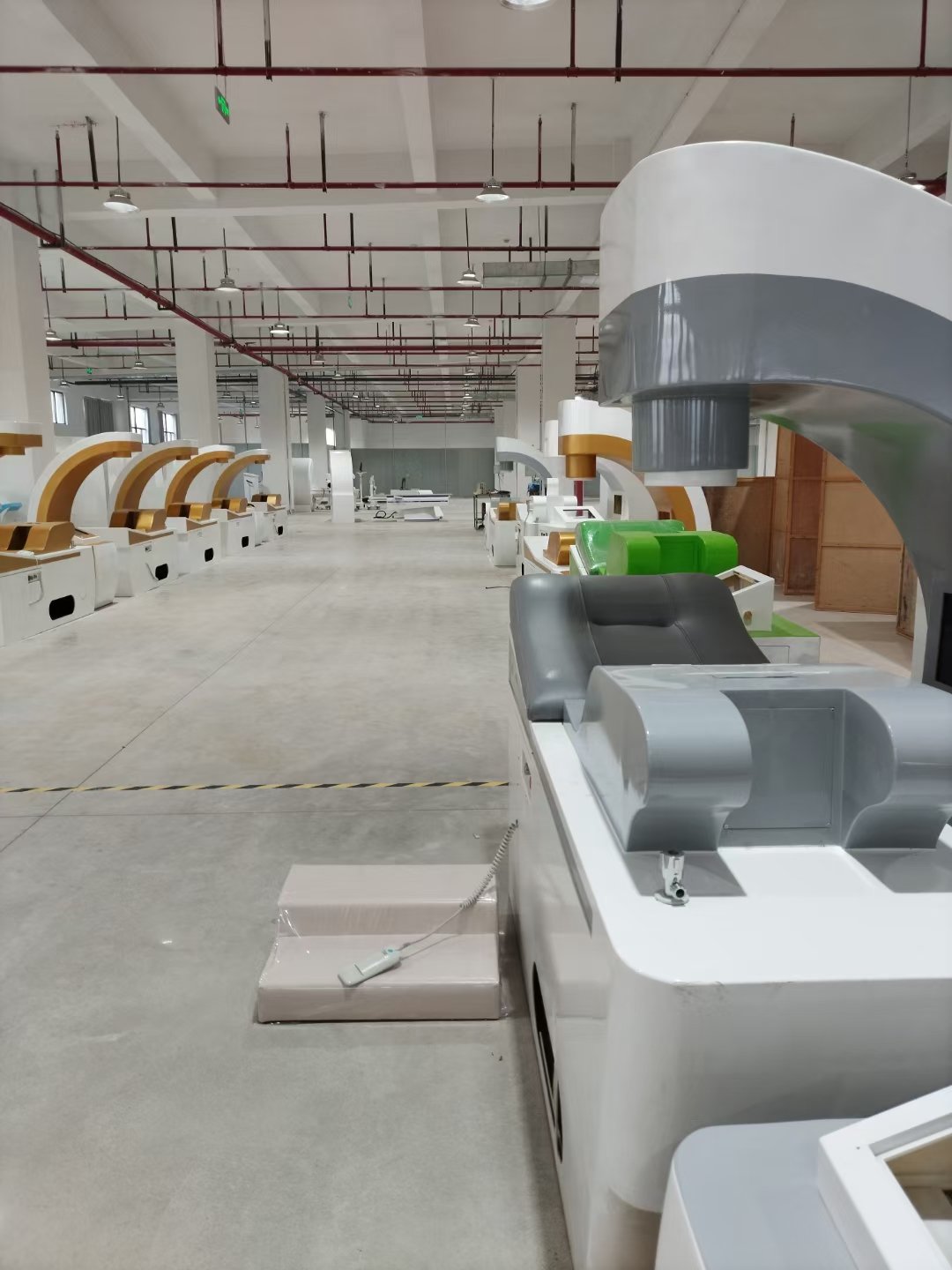Máquina para hidroterapia de colon MAIKONG modelo MK-880 instalada en centro de bienestar mexicano